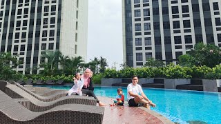 Menginap di LK Chadstone Hotel  Puas Berenang dan Ngemall [upl. by Eniamurt460]