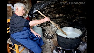 Πως φτιάχνουμε την φέτα και μυζήθρα στο Δαρα Αρκαδιας How we make Feta Cheese and Mizithra [upl. by Sucramat]