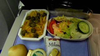 HD Continental Airlines Food Dinner Free in International Coach 777200 Boeing [upl. by Carney]