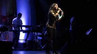 Sunidhichauhan sings Yaaram in Chennai Concert 2013 [upl. by Asilam478]