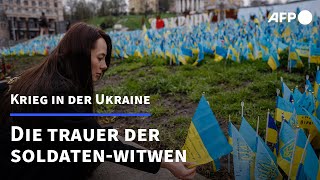 quotDie Zeit heilt die Wunde nichtquot Kriegswitwen in der Ukraine  AFP [upl. by Mailliw221]