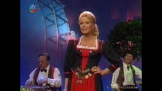 Hannelore Kramm  Wienerlieder Medley  1993 [upl. by Alyson]