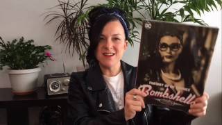 Unboxing quotThe Art of DC Comics Bombshellsquot [upl. by Conant27]