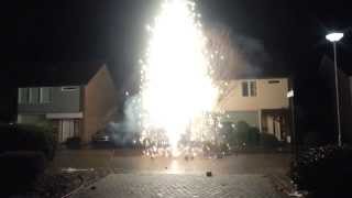 Vuurwerk fontein 10 meter [upl. by Wein]