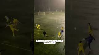 La sensazione piu bella al mondo ⚽️☔️calcio [upl. by Annalla]