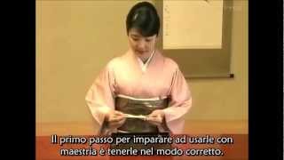 Come Usare le Bacchette Giapponesi HashiEtichetta  Serie quotBegin Japanologyquot  SubITA [upl. by Lyrad]