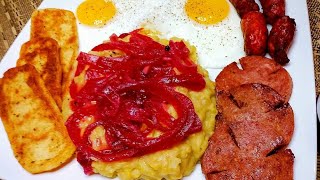 Dominican Breakfast Mangu con Tres Golpes [upl. by Jarita]