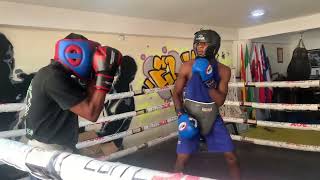 Boxing Aminu Lucky Boy Pro vs Emmanuel Richard Amateur boxing Spar wars boxing olympicboxing [upl. by Drud]