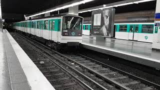 MF67  A la station Gallieni sur la ligne 3 du métro parisien [upl. by Natividad]