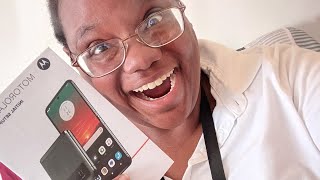 unboxing my new Motorola razr pt 1 [upl. by Kcirdled989]