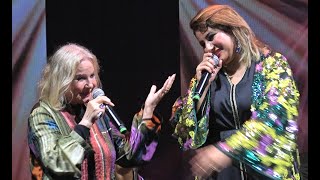 RAYMONDE EL BIDAOUIA amp DALAL BERNOUSSI Deux Divas chantent ensemble à Essaouira Le Maroc [upl. by Francklyn274]