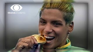 Ouro pro Brasil Ana Marcela conquista a medalha de ouro na maratona aquática [upl. by Winther]