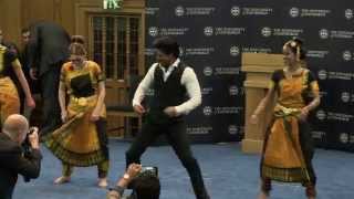 Dr Shah Rukh Khan performs his famous Lungi dance [upl. by Hogg]