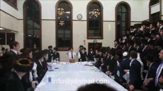 Nikolsburg Rebbe Motzei Yom Kippur 5777 [upl. by Leggett]