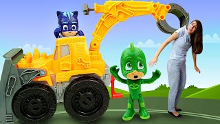 ¿Una máquina que produce arena Los juguetes de los PJ Masks de la Guardería Infantil de Ana [upl. by Clo958]