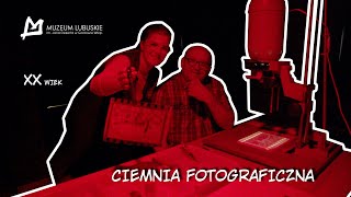 Wywoływanie odbitek pozytywowych z negatywu  ciemnia fotograficzna XX wiek  A jednak działa 36 [upl. by Grantland]