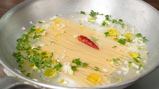 水から作れ！失敗しないワンパンぺぺロンチーノ｜スパゲッティ【 料理レシピ 】 [upl. by Rogergcam]