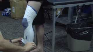 Collateral Kneee Ligament Sprain Taping [upl. by Jammin]