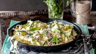 Recette  Tagliatelles aux courgettes [upl. by Sakul805]