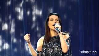 Laura Pausini  E ritorno da te  Live PARIS 01022014 [upl. by Kaylee]