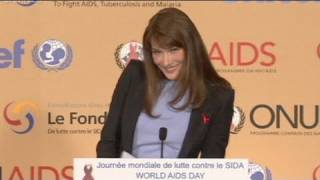 Lotta allAids Carla Bruni difende la sua fondazione [upl. by Loree]