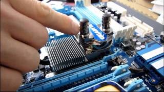 Gigabyte 890FXAUD7 Phenom II X6 Crossfire Motherboard Unboxing amp First Look Linus Tech Tips [upl. by Girardo92]