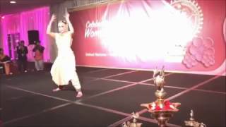 Funniest Bharatanatyam dance by Aishwarya Rajinikanth [upl. by Leehar]