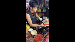 The cooking process for fried rice fried noodles and fried rice vermicelli in Chinese cuisine [upl. by Ettezoj83]