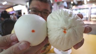 The BEST streetside baos and dim sums in Singapore — part 1 [upl. by Allecram]