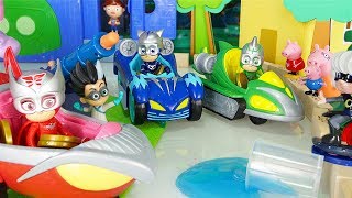 Il Gran Premio dei Pj Masks Super Pigiamini con le macchine Turbo Blast Storie con giocattoli [upl. by Nirrak]