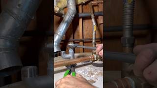 Bradford White Powered Anode Rod from corroprotec plumber plumbing [upl. by Einahpetse]