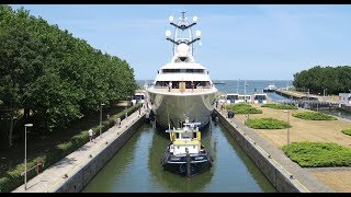 The footage of the 110m 361ft Feadship Anna passing the lock in Lelystad [upl. by Dougie]