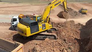 Komatsu Excacator Trucks bidirectional Loading [upl. by Kopans]