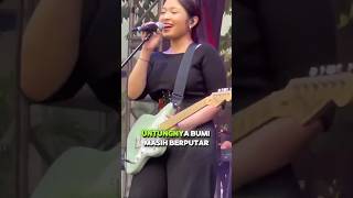 keren Bernadya live untungnya di acara Local Fest 2024 [upl. by Wickham616]