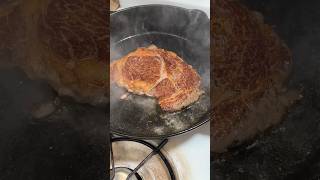 Cooking a ribeye steak in a castiron skillet cooking castiron howto [upl. by Oirom]