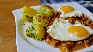 Eierschwammerlgulasch  einfaches Rezept [upl. by Gennie]