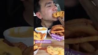 Vartin Fresh ASMR chilli cheese hotdog fried onion rings Mukbang bites only shorts viralvideo fyp [upl. by Gee496]