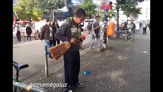 Se reían de este guitarrista callejero Polaco miren lo que paso [upl. by Yesor]