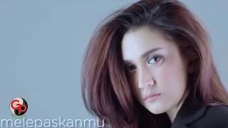 Nafa Urbach  Melepasmu Kelemahanku Official Lyric [upl. by Wilinski822]