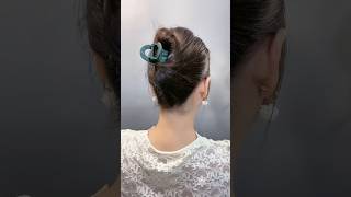 Right way to use clutcher😍hairstylehair easyhairstyleyoutubeshorts ytshortsyoutubefeedviral [upl. by Ava]