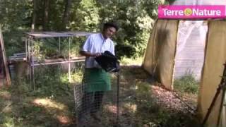 Comment faire du compost maison [upl. by Etnahsal141]