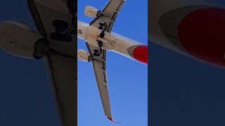 Qantas Landing at Tullamarine [upl. by Adel293]