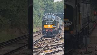 D6851 37667 quotFlopsiequot amp 4VEP 3417 quotGordon Pettittquot arriving at Strawberry Hill 4vep 37667flopsie [upl. by Ial]