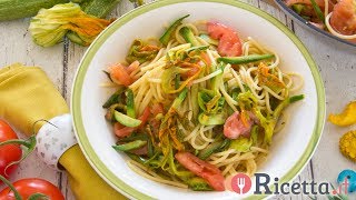 Pasta con fiori di zucca e pomodori  Ricettait [upl. by Suzetta531]