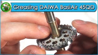 Greasing of the fishing reel DAIWA Tournament BasiAir 45QD [upl. by Lahsiv]