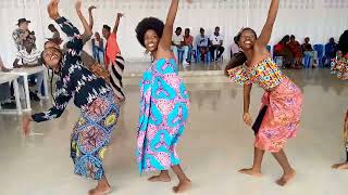 danse traditionnelle Burundaise par club culturel intahemuka [upl. by Criswell]