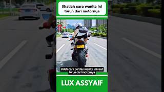 CARA CERDAS TURUN DARI MOTOR BESAR shorts [upl. by Pals188]