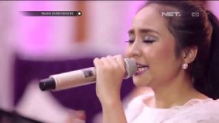 Gita Gutawa  Parasit Live at Music Everywhere [upl. by Arihsat]