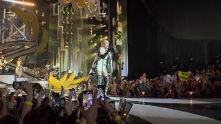 Gwen Stefani  Hollaback Girl Live from Just A Girl Las Vegas 110621 [upl. by Atsirtal]