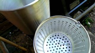 Turkey fryer with steam basket [upl. by Olia674]